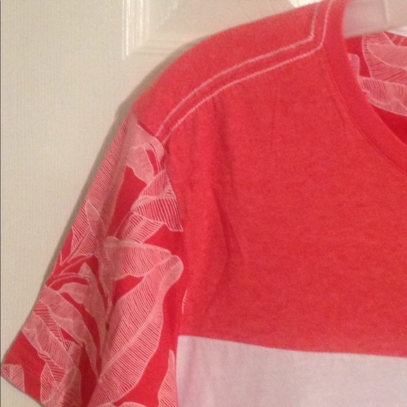 Guess red haze multi men's t-shirt Sz: M - Picture 3 of 6
